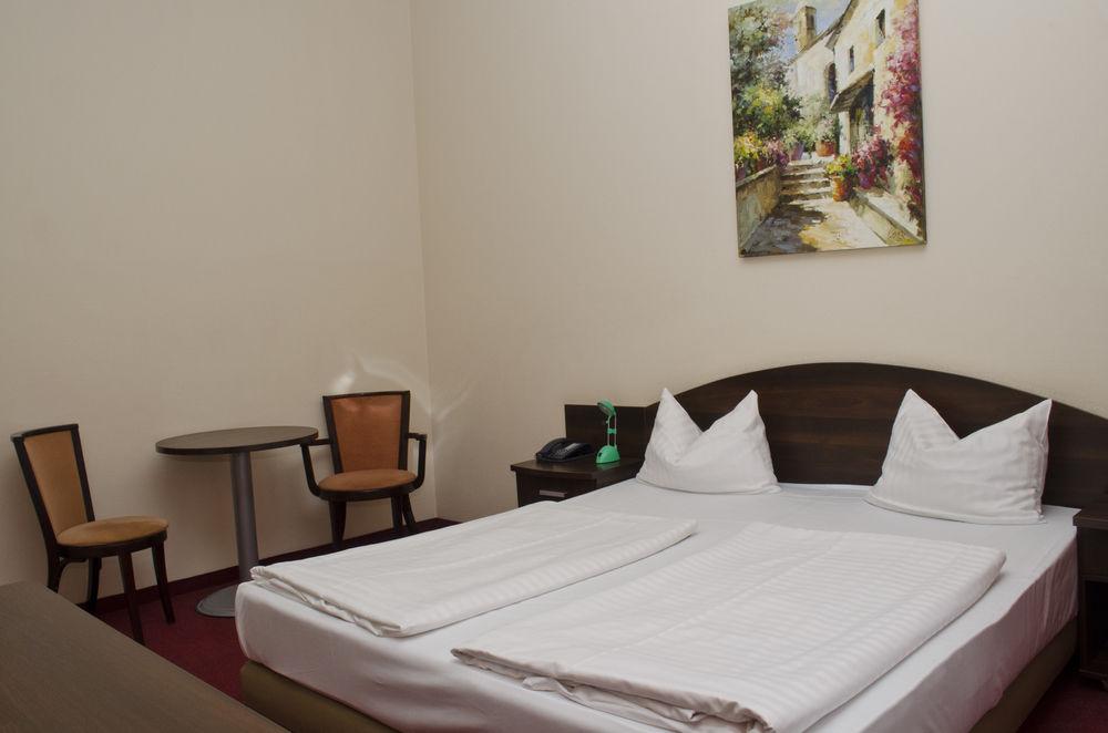Hotel Polo Am Zob ฮัมบูร์ก ภายนอก รูปภาพ