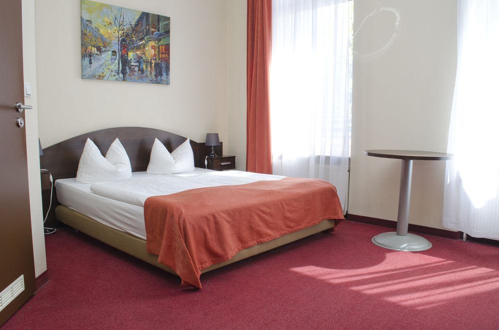 Hotel Polo Am Zob ฮัมบูร์ก ภายนอก รูปภาพ