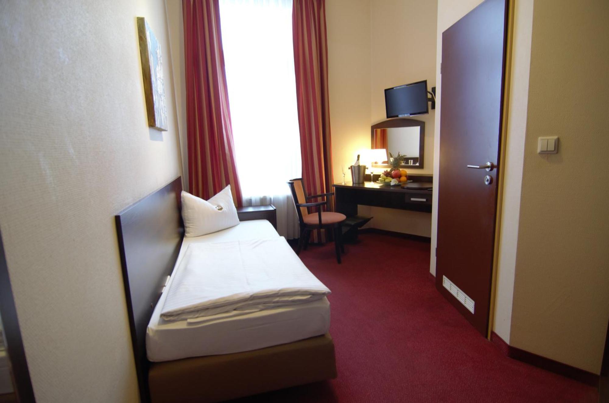 Hotel Polo Am Zob ฮัมบูร์ก ห้อง รูปภาพ
