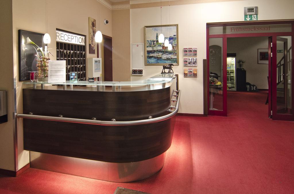 Hotel Polo Am Zob ฮัมบูร์ก ภายนอก รูปภาพ