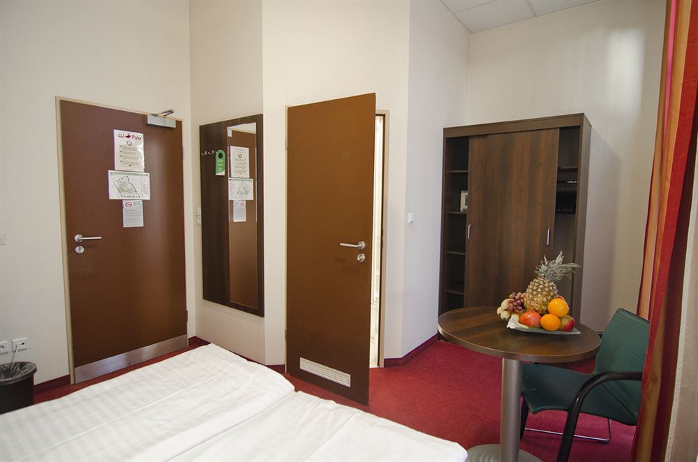 Hotel Polo Am Zob ฮัมบูร์ก ภายนอก รูปภาพ