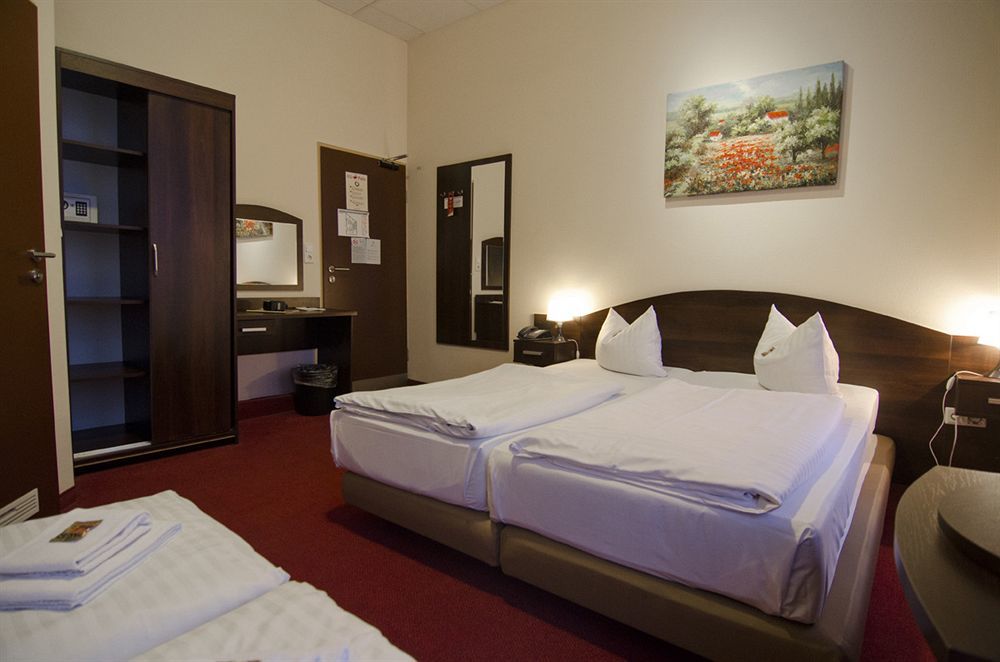 Hotel Polo Am Zob ฮัมบูร์ก ภายนอก รูปภาพ