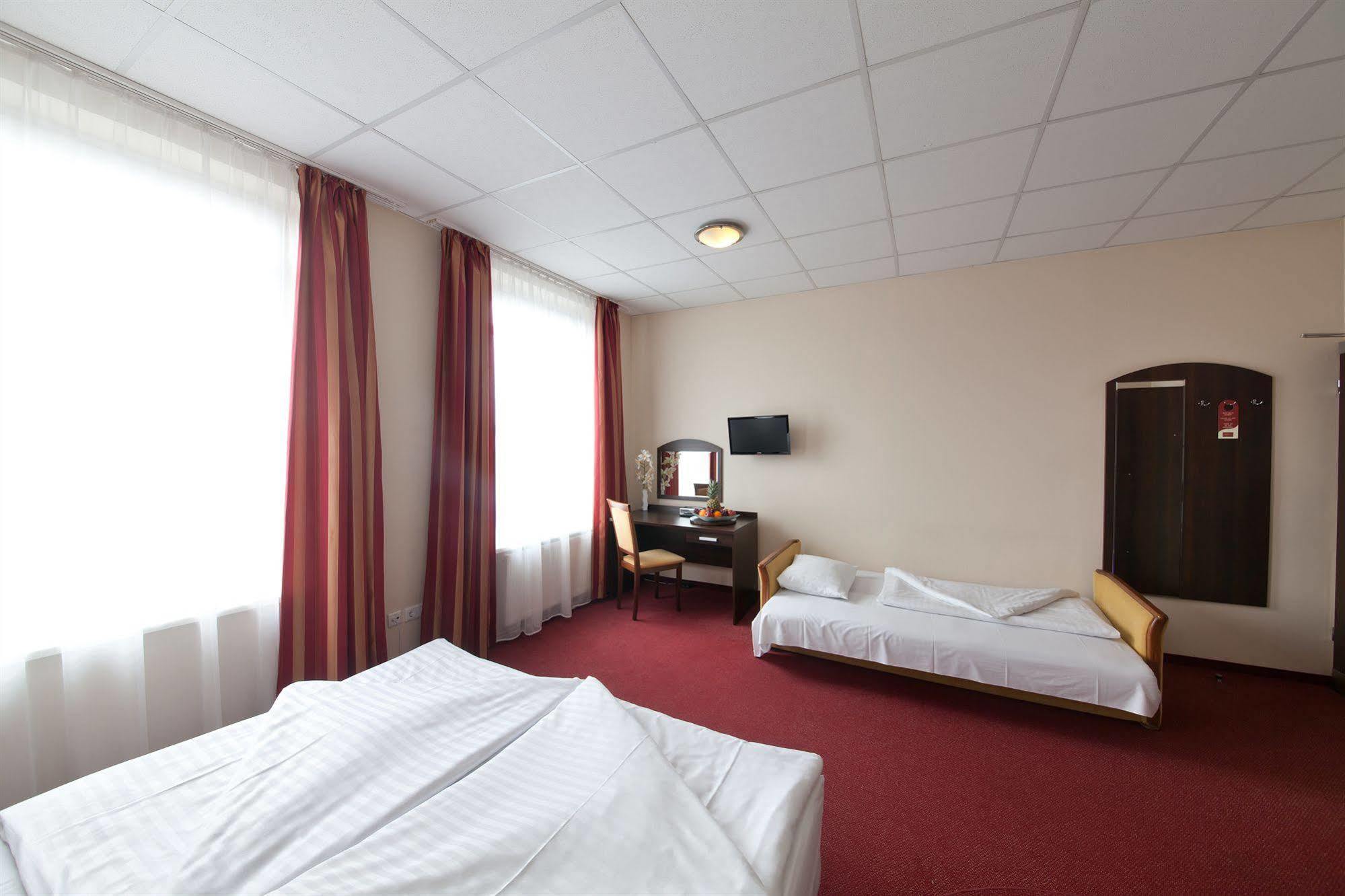 Hotel Polo Am Zob ฮัมบูร์ก ภายนอก รูปภาพ