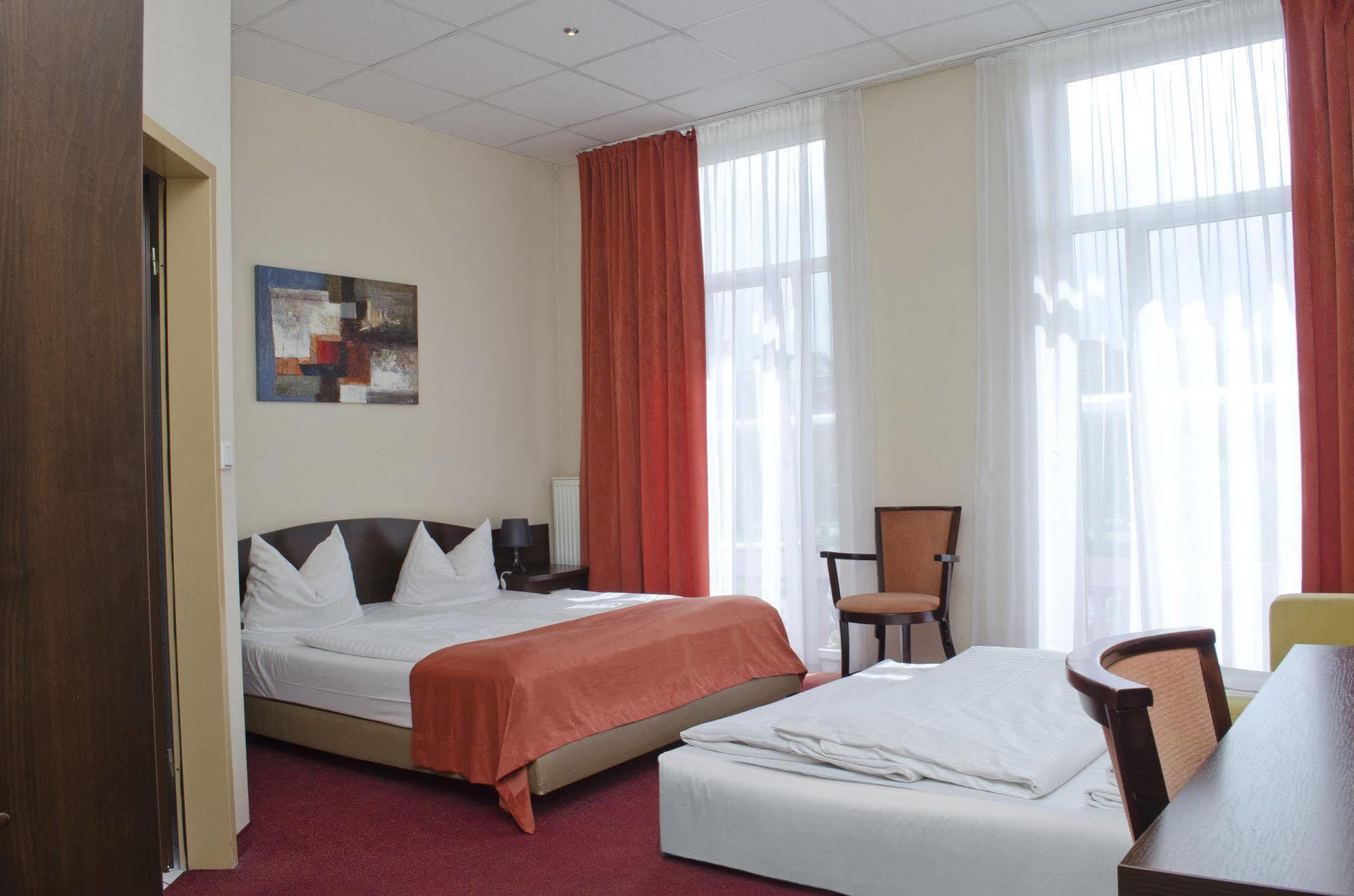 Hotel Polo Am Zob ฮัมบูร์ก ภายนอก รูปภาพ