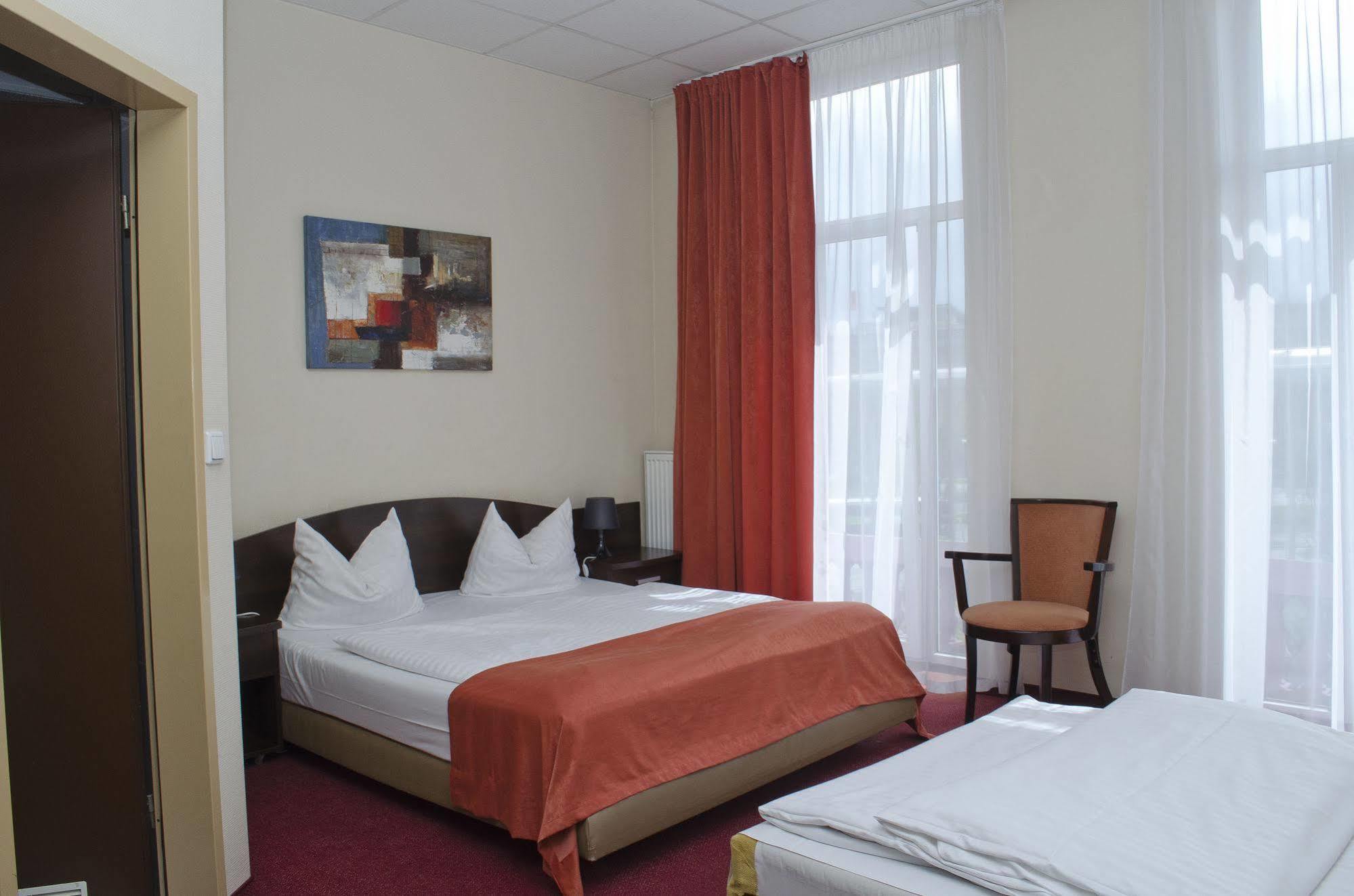 Hotel Polo Am Zob ฮัมบูร์ก ภายนอก รูปภาพ