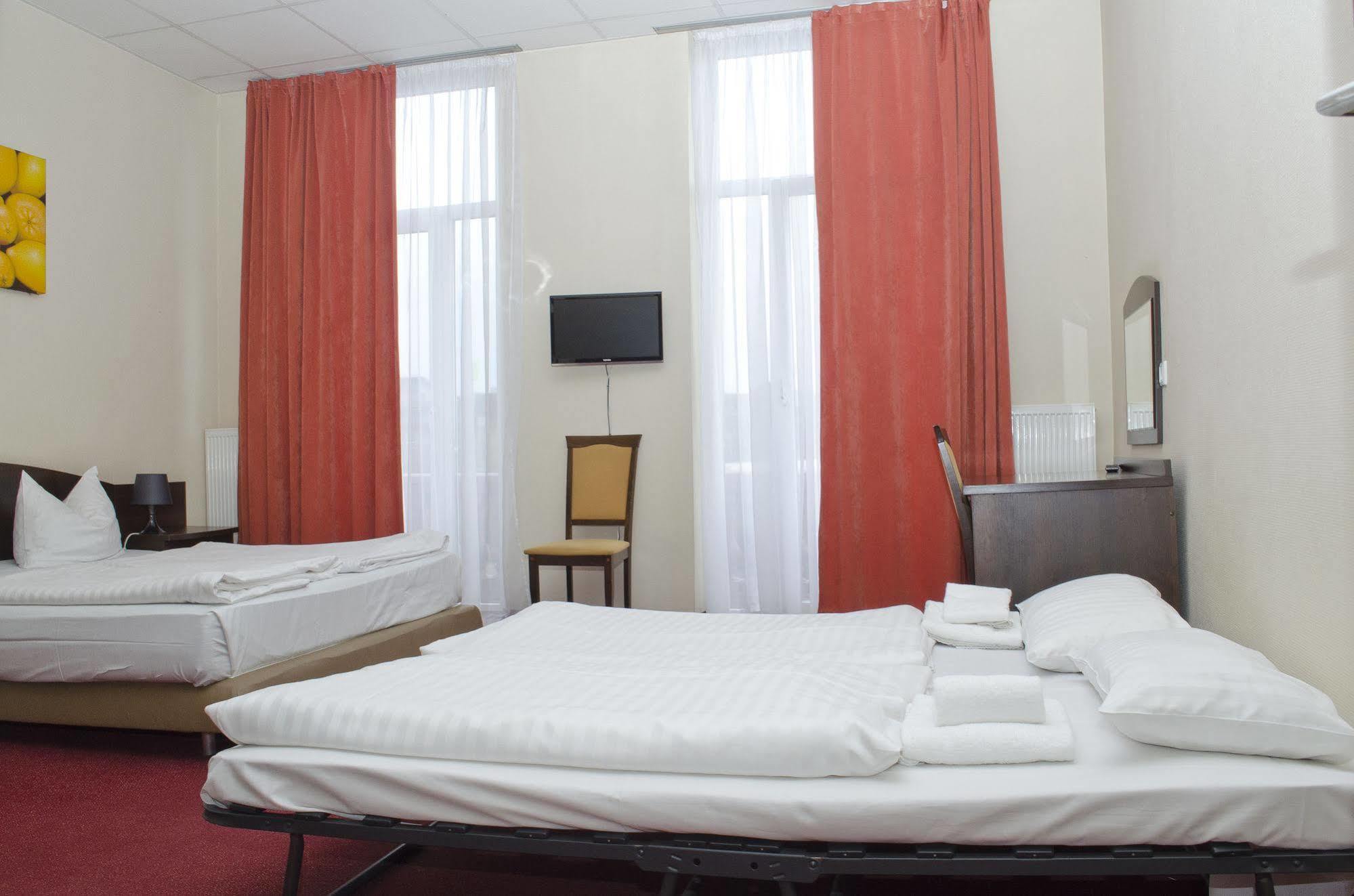Hotel Polo Am Zob ฮัมบูร์ก ภายนอก รูปภาพ